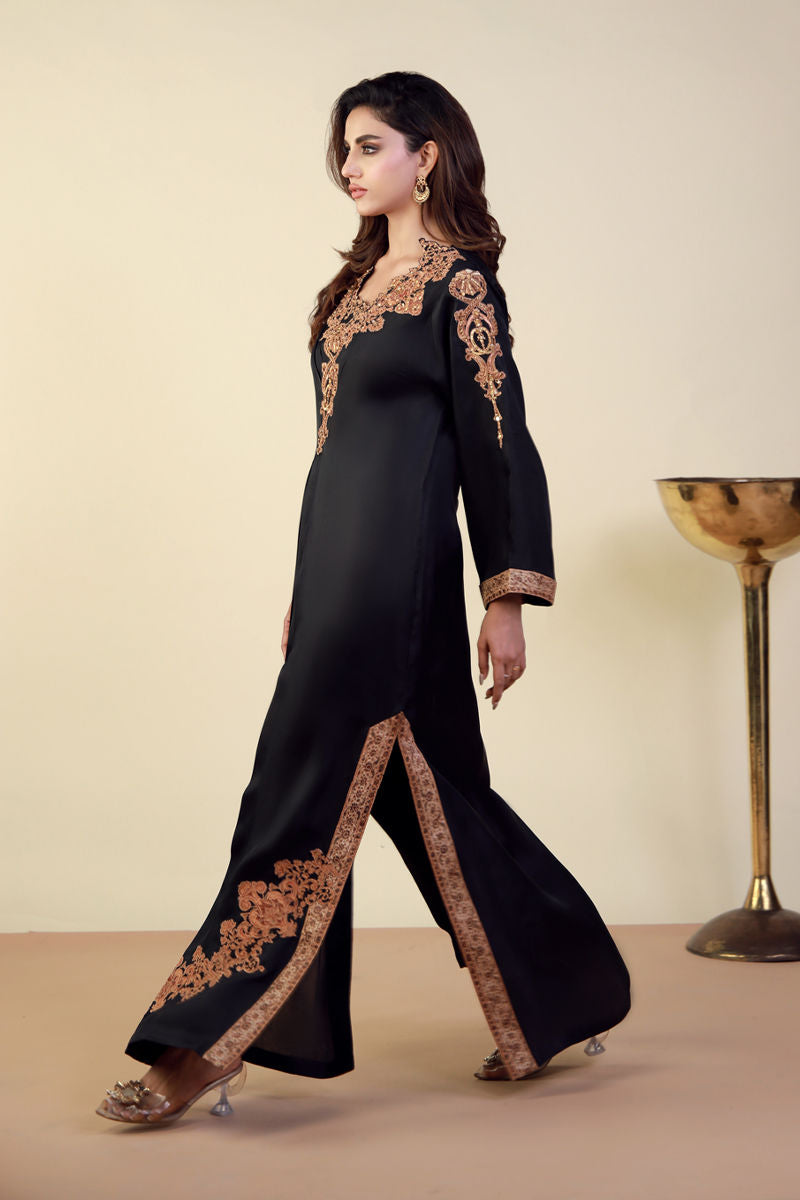 Shamaeel Ansari | Festive Edit | EE-01 - Pakistani Designer Dress - by Shamaeel Ansari - Type : Ladies Clothes - 100% Original at Saira Sultan