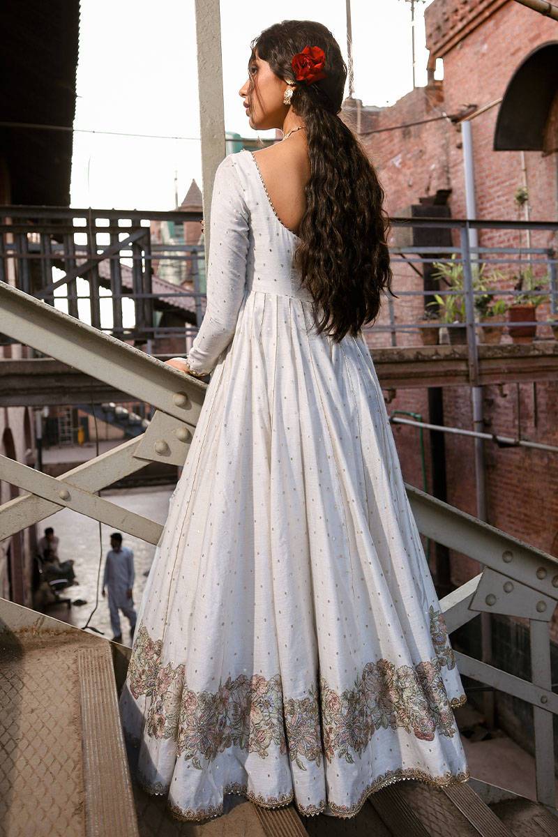 MNR | Eid Festive 24 | RUKHSAR BEGUM - Pakistani Designer Dress - by MNR | Type: Bridal - 100% Original at Saira Sultan