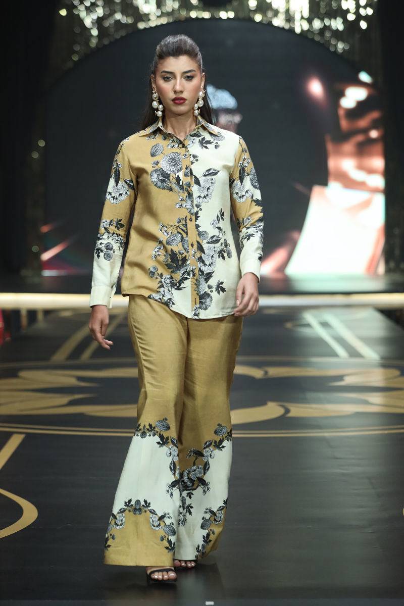 Shamaeel Ansari | Essentials 25 | TDAP-09 - Pakistani Designer Dress - by Shamaeel Ansari - Type : Ladies Clothes - 100% Original at Saira Sultan