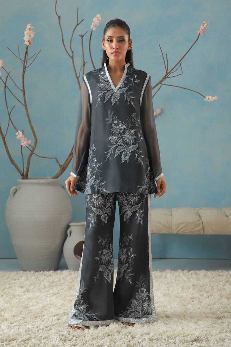 Shamaeel Ansari | Kaira Luxe | KAI-05 - Pakistani Designer Dress - by Shamaeel Ansari - Type : Ladies Clothes - 100% Original at Saira Sultan