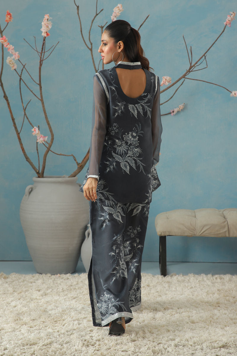 Shamaeel Ansari | Kaira Luxe | KAI-05 - Pakistani Designer Dress - by Shamaeel Ansari - Type : Ladies Clothes - 100% Original at Saira Sultan