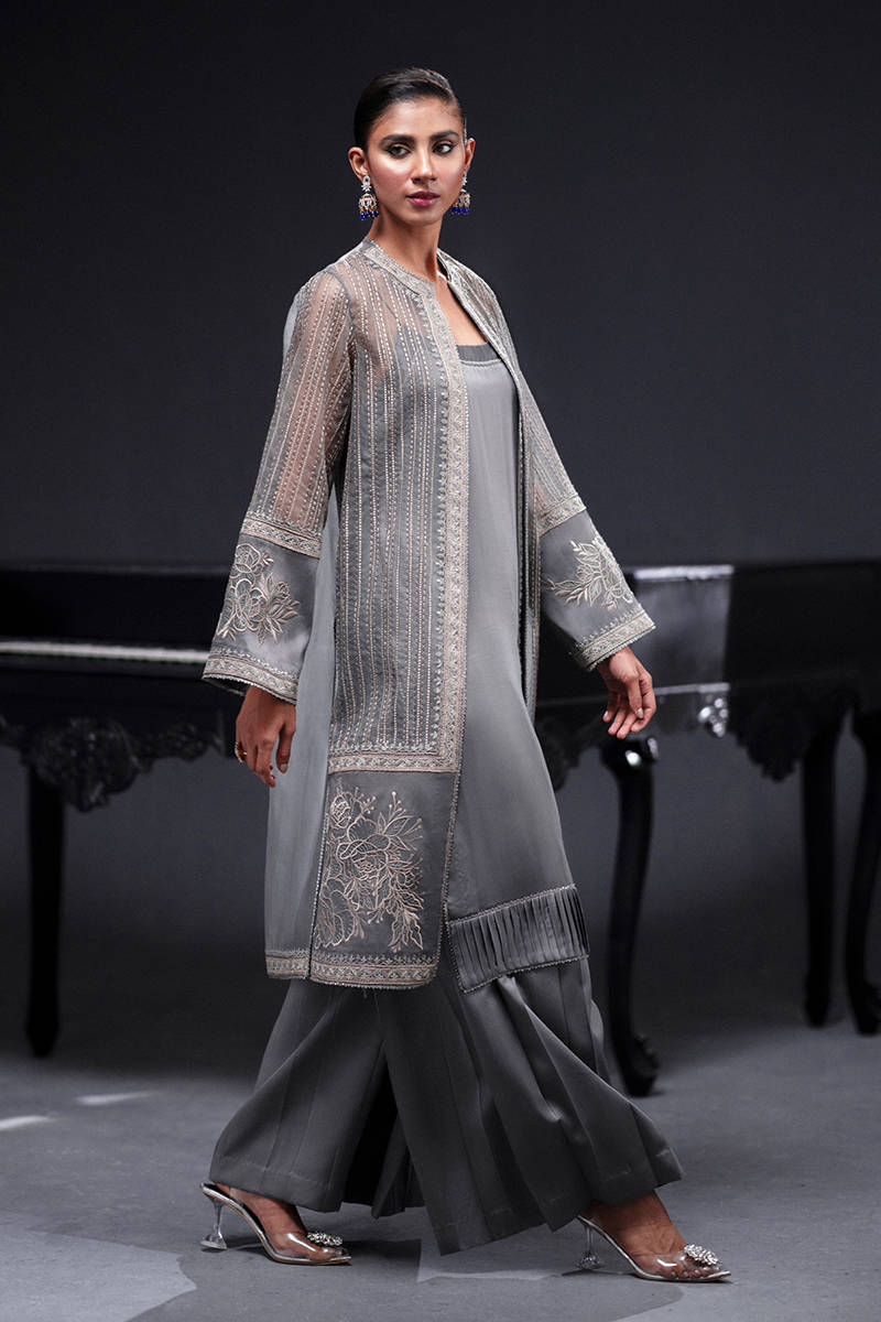 MNR | Chai Coffee Luxury Pret | Grey Eminance XL Gray Organza
