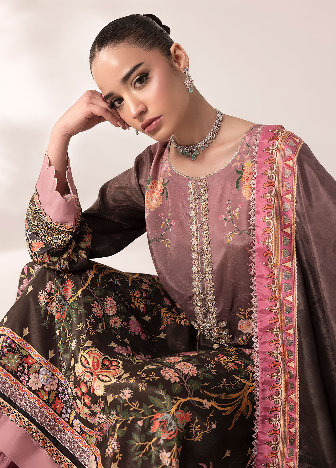 Sahane | Suay Silk Handwork Edit | CT-15007 LILANA - SUAY M Black Silk