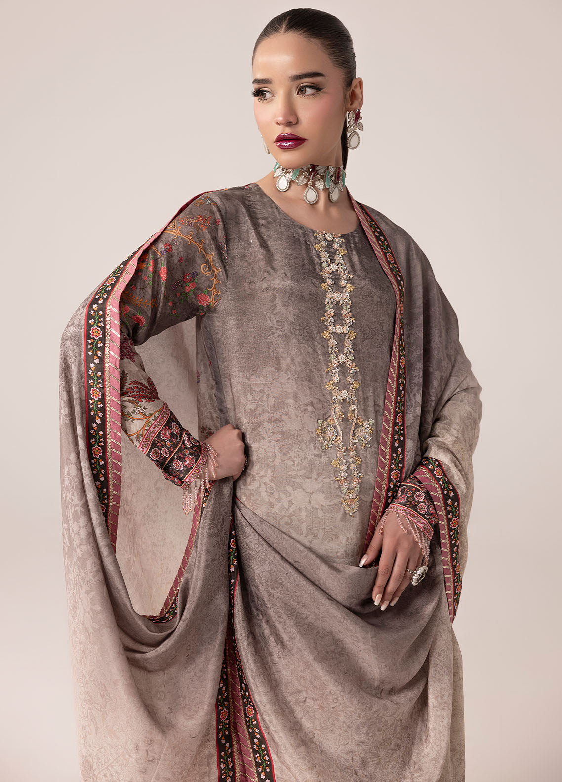 Sahane | Suay Silk Handwork Edit | CT-15008 CLARA - SUAY XL Gray Silk
