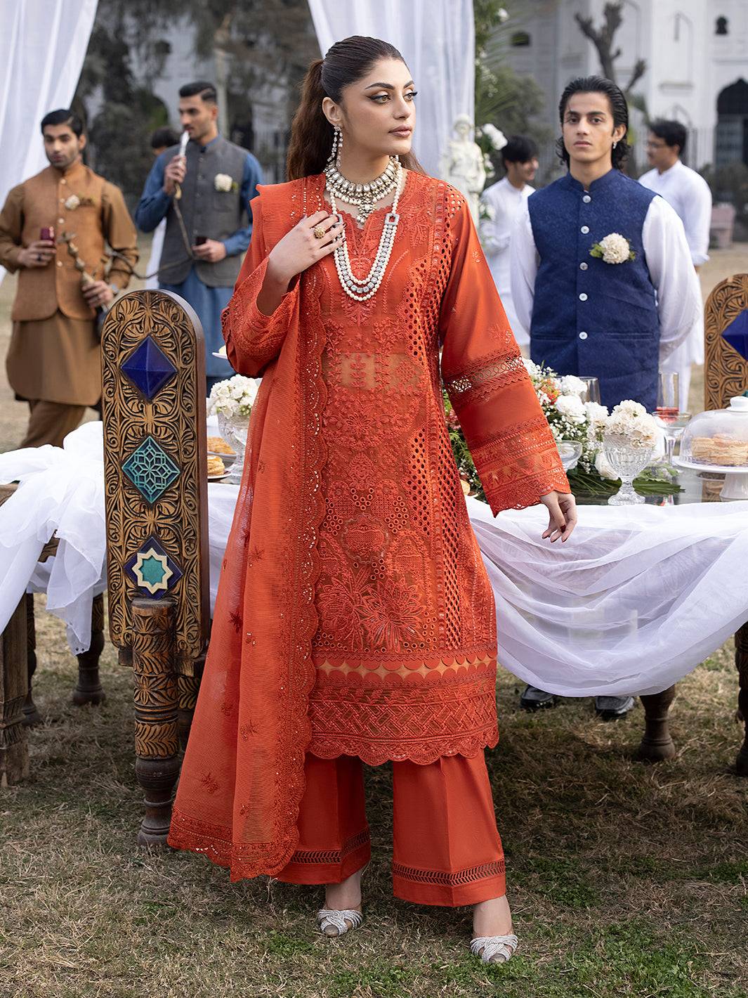Mahnur | Mahrukh Luxury Lawn 24 | IRIS - Pakistani Designer Dress - by Mahnur | Type: Luxury - 100% Original at Saira Sultan