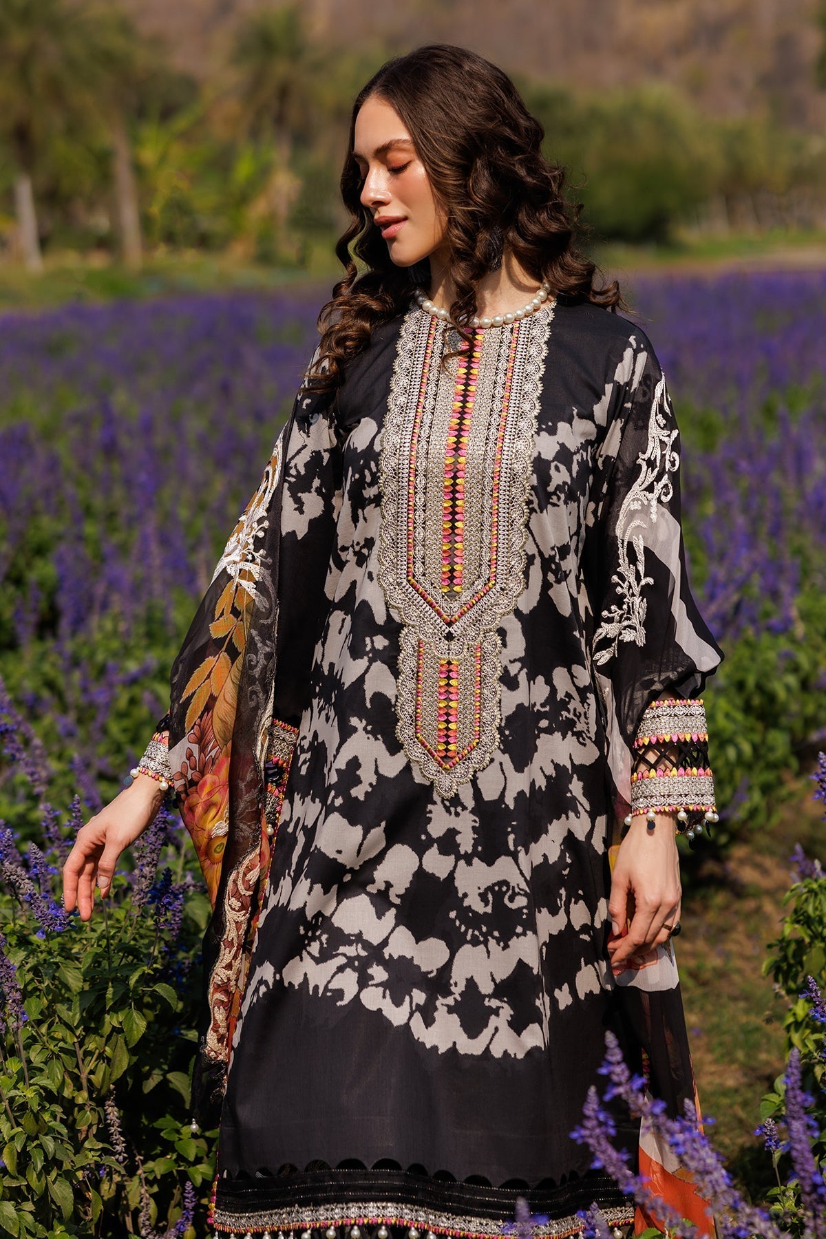 Charizma | Combination 25 | CC5-01 M Black Lawn