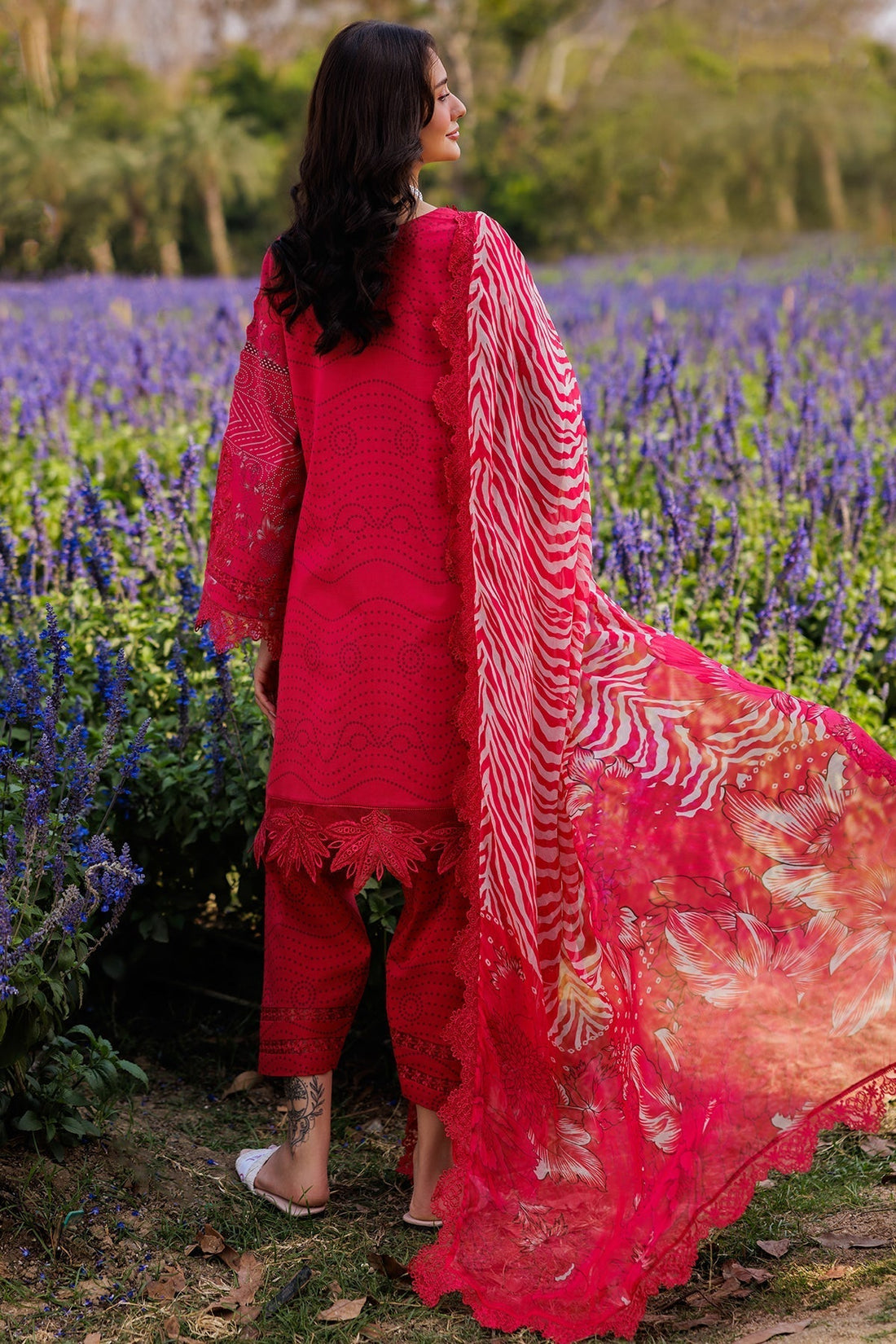 Charizma | Combination 25 | CC5-02 XS Red Lawn