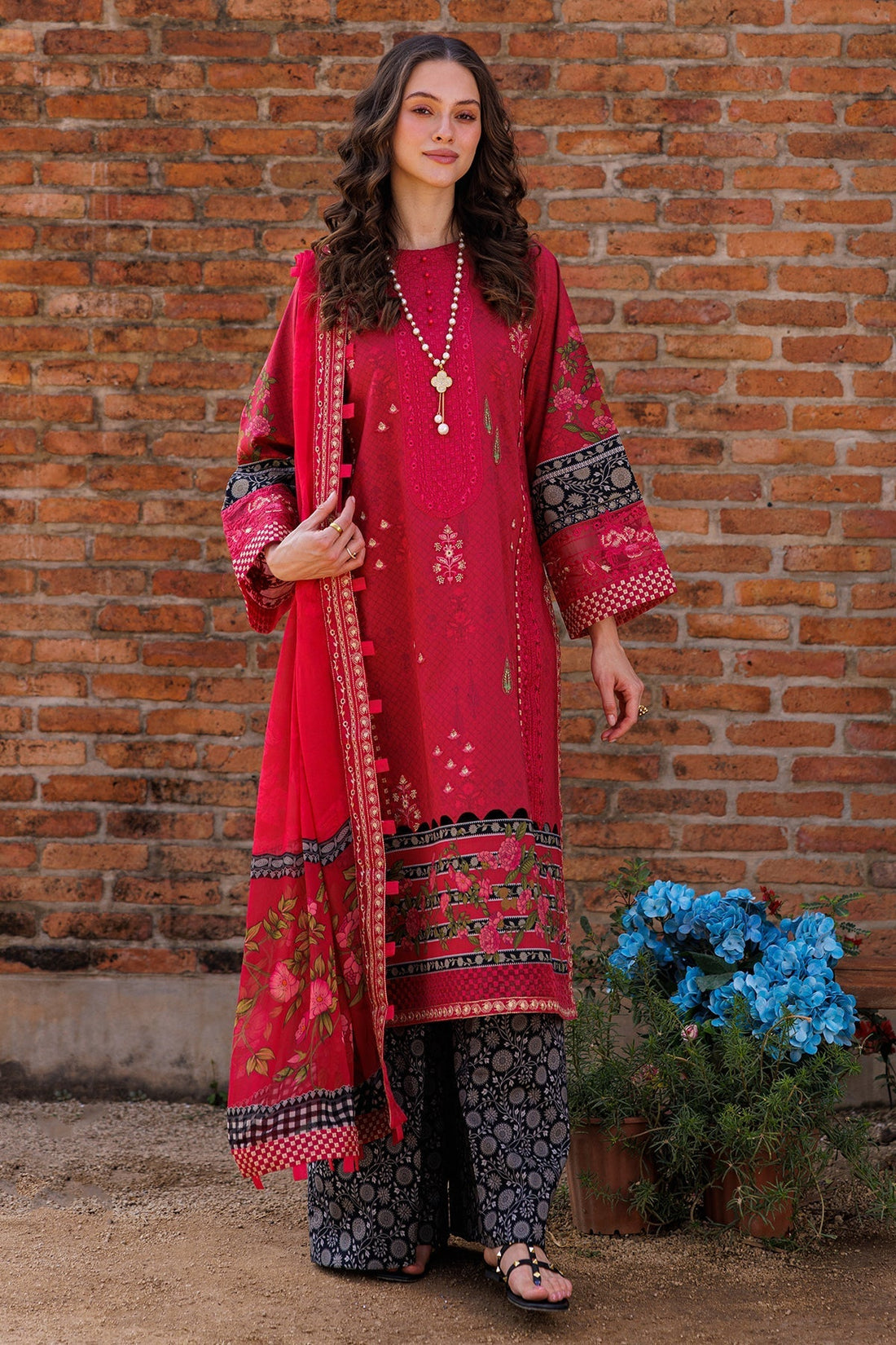Charizma | Combination 25 | CC5-04 XS Blood Red Lawn