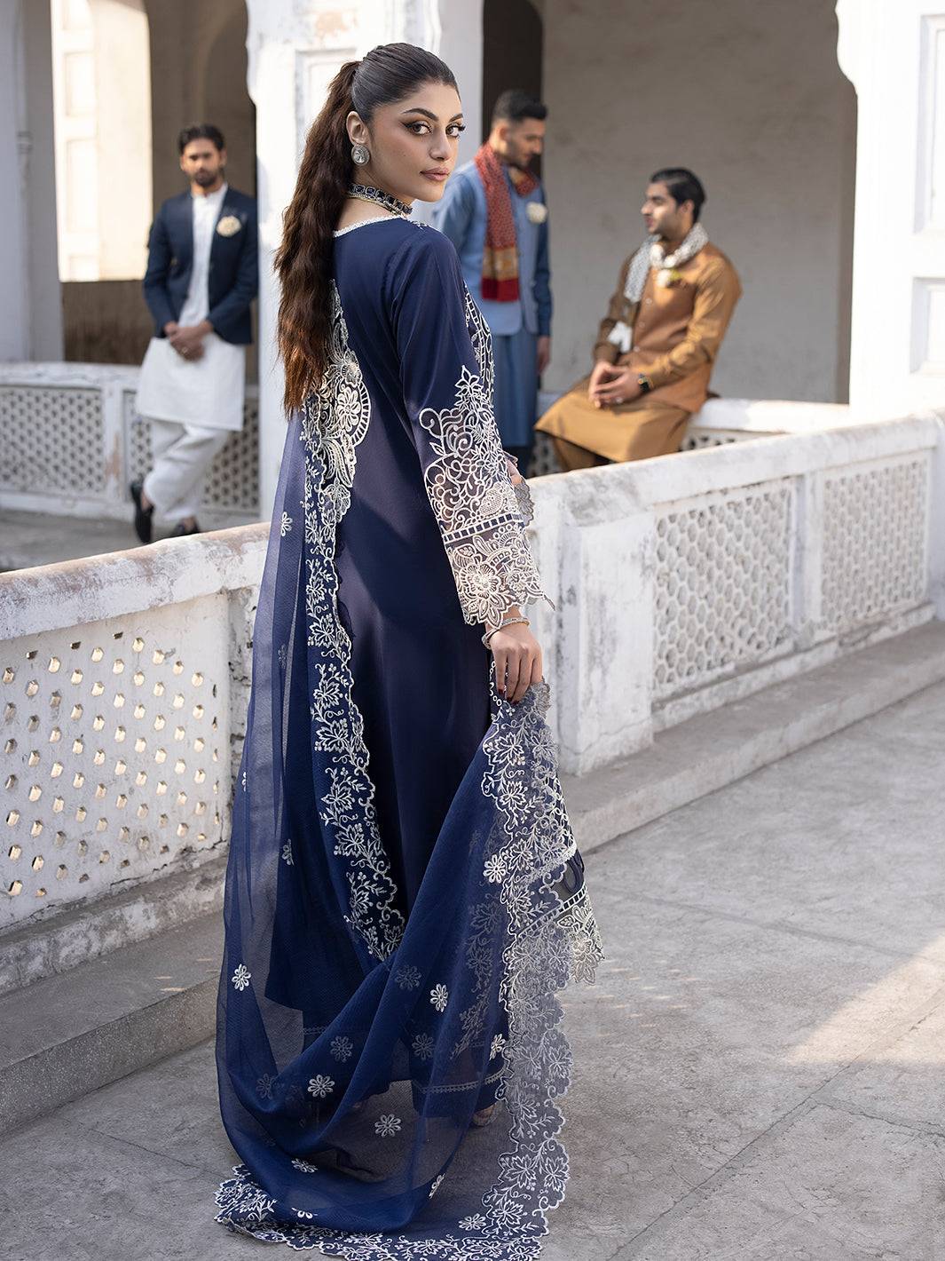 Mahnur | Mahrukh Luxury Lawn 24 | DUSK - Pakistani Designer Dress - by Mahnur | Type: Luxury - 100% Original at Saira Sultan