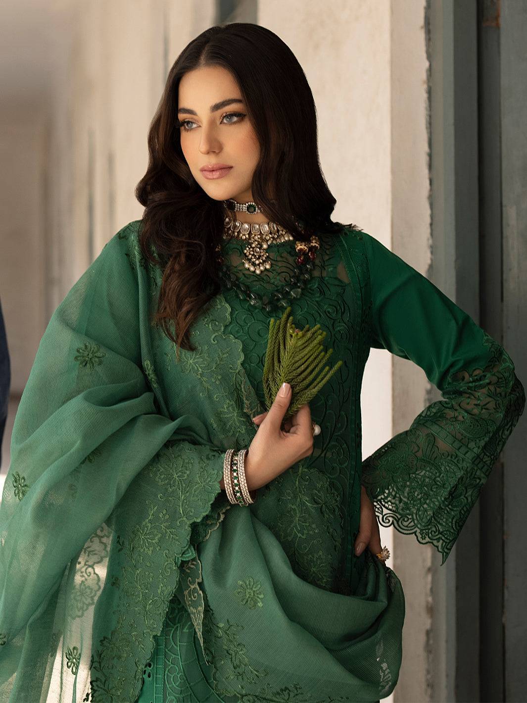 Mahnur | Mahrukh Luxury Lawn 24 | EMERALD - Pakistani Designer Dress - by Mahnur | Type: Luxury - 100% Original at Saira Sultan