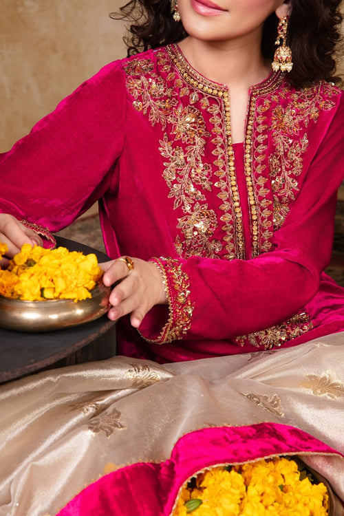 Maya | Raazi Velvet 24 | KASTURI M Hot Pink Velvet