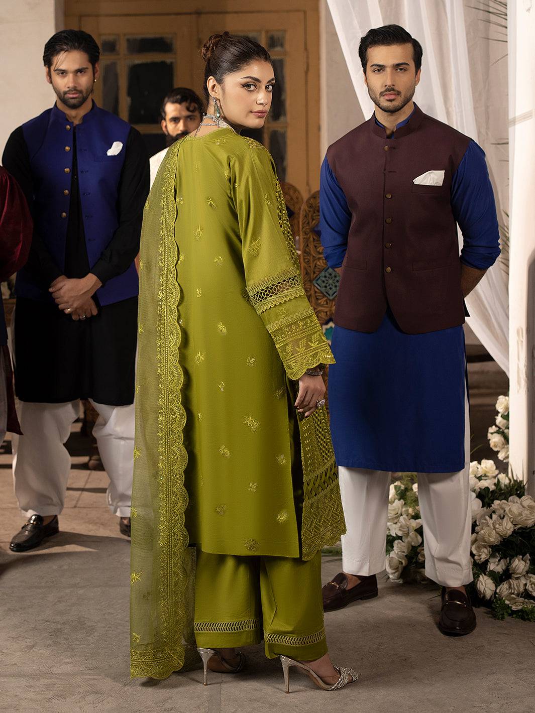 Mahnur | Mahrukh Luxury Lawn 24 | MALVA - Pakistani Designer Dress - by Mahnur | Type: Luxury - 100% Original at Saira Sultan