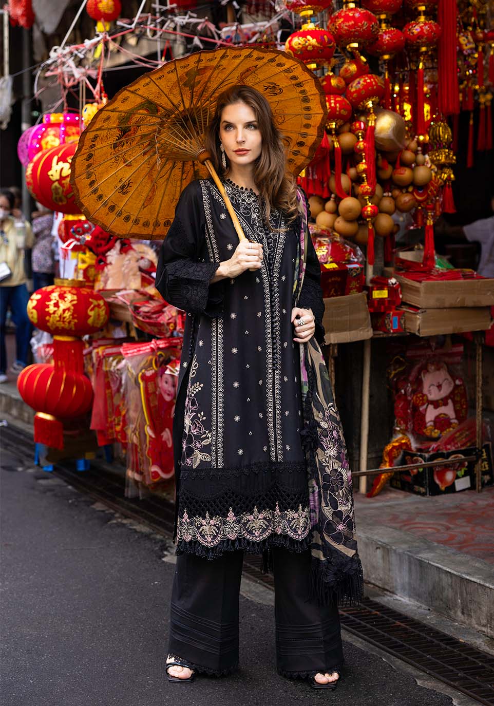 Zarqash | Luxury Lawn 25 | ZQLU 001 Eliana XS Black Lawn
