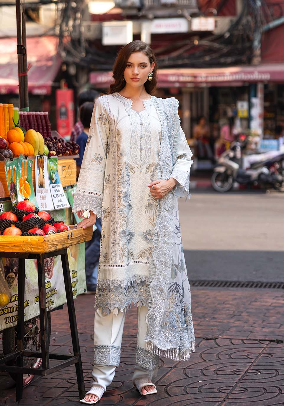 Zarqash | Luxury Lawn 25 | ZQLU 003 ANNE XS Off White Lawn