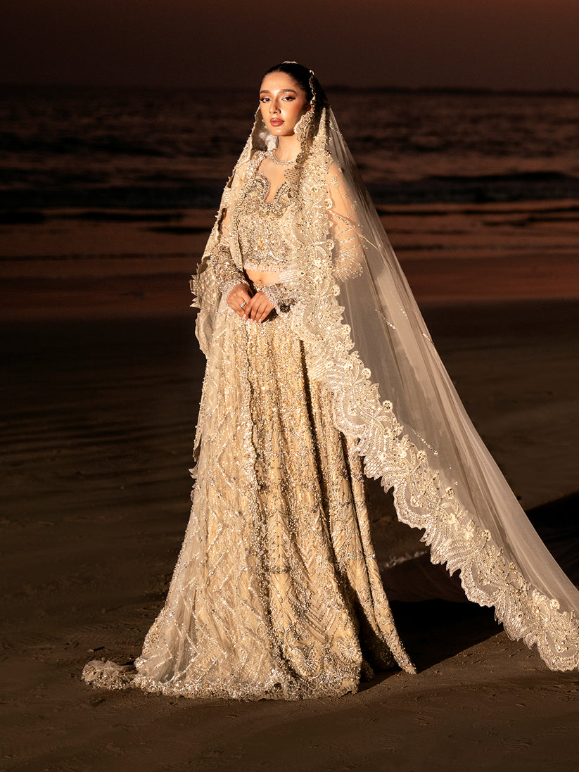 Epoque | Reverie Eternelle | Soliel Custom Size Champagne Hue