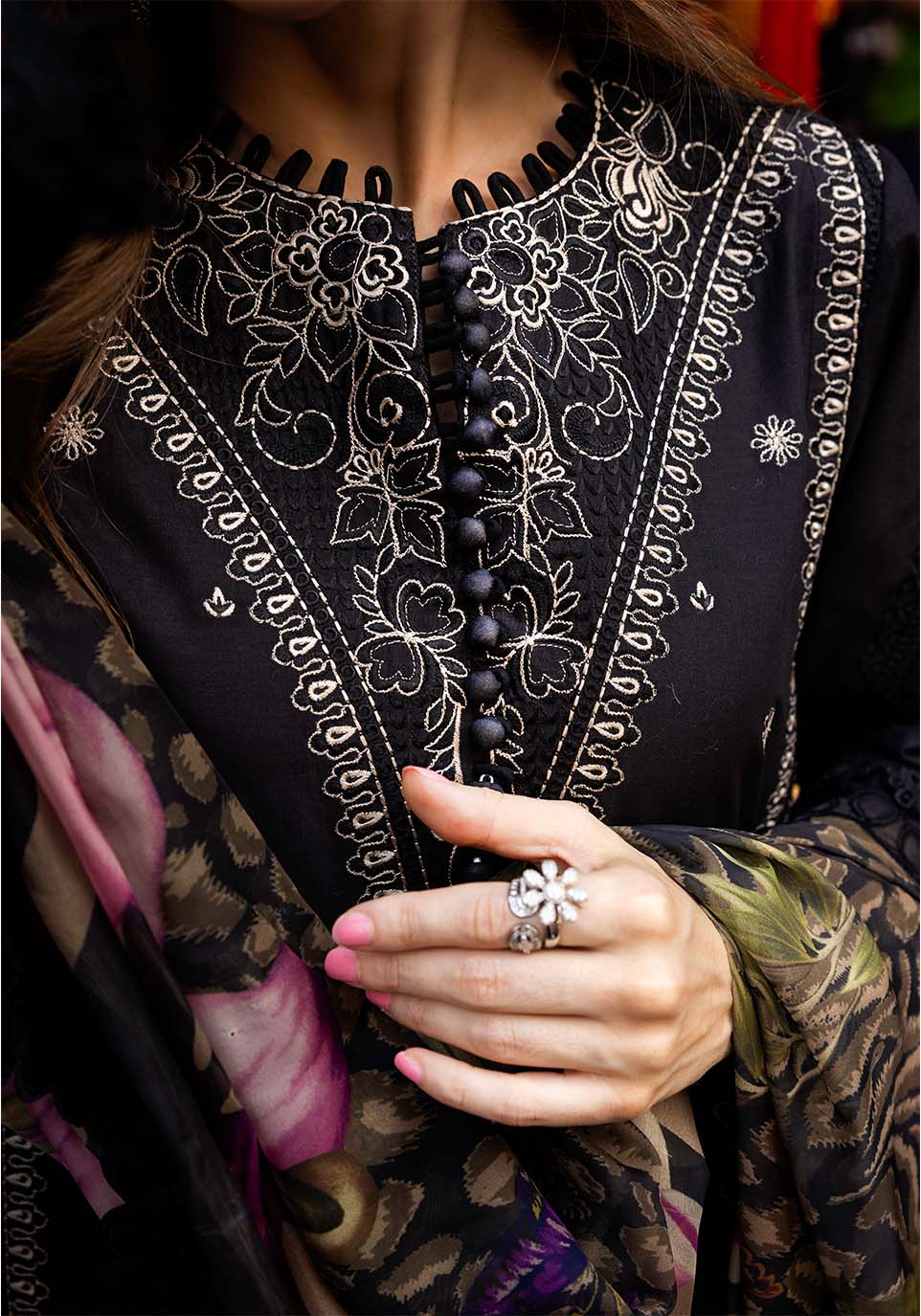 Zarqash | Luxury Lawn 25 | ZQLU 001 Eliana M Black Lawn