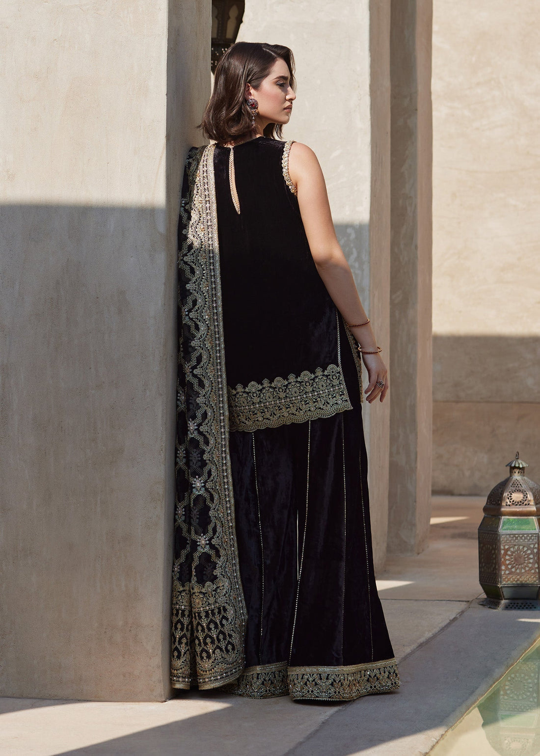 Kanwal Malik | Laira Formals | Elynor XS Black Velvet