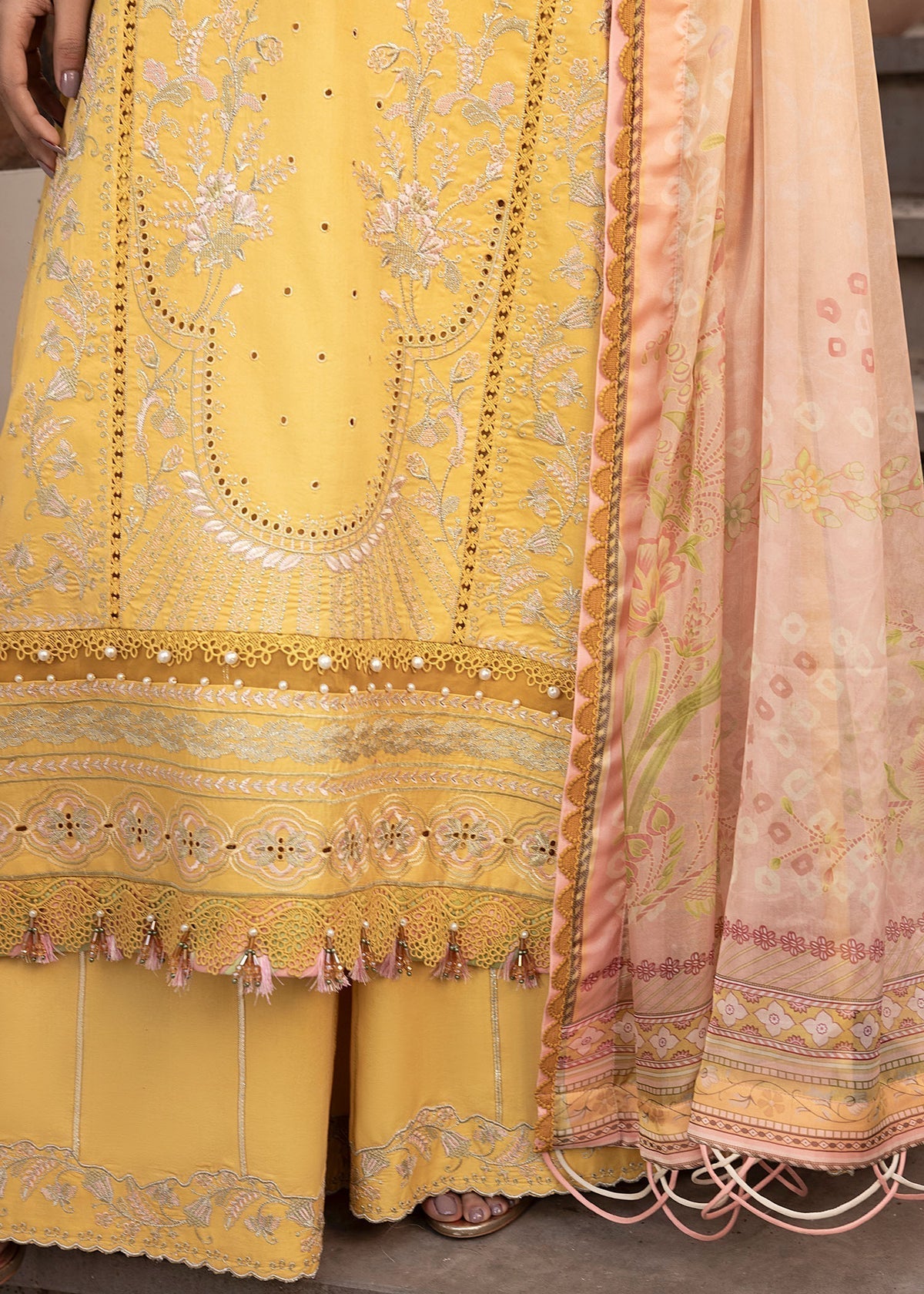 Shurooq | Luxury Lawn 25 | Abigail