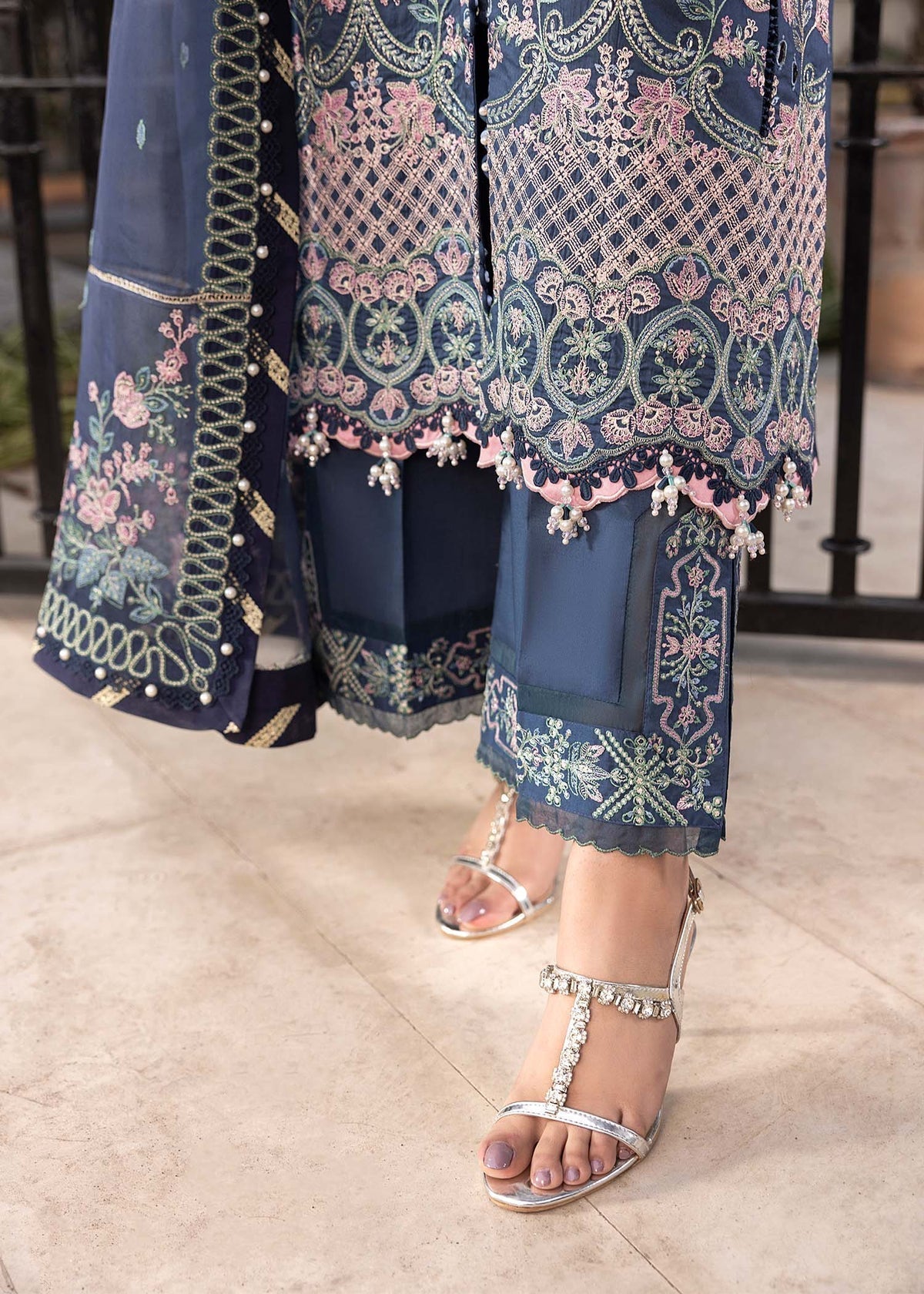 Shurooq | Luxury Lawn 25 | Mira Custom Size Navy Lawn