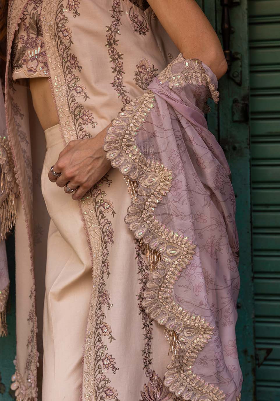 Zarqash | Luxury Lawn 25 | ZQLU 002 Ambrose XL Ivory Lawn