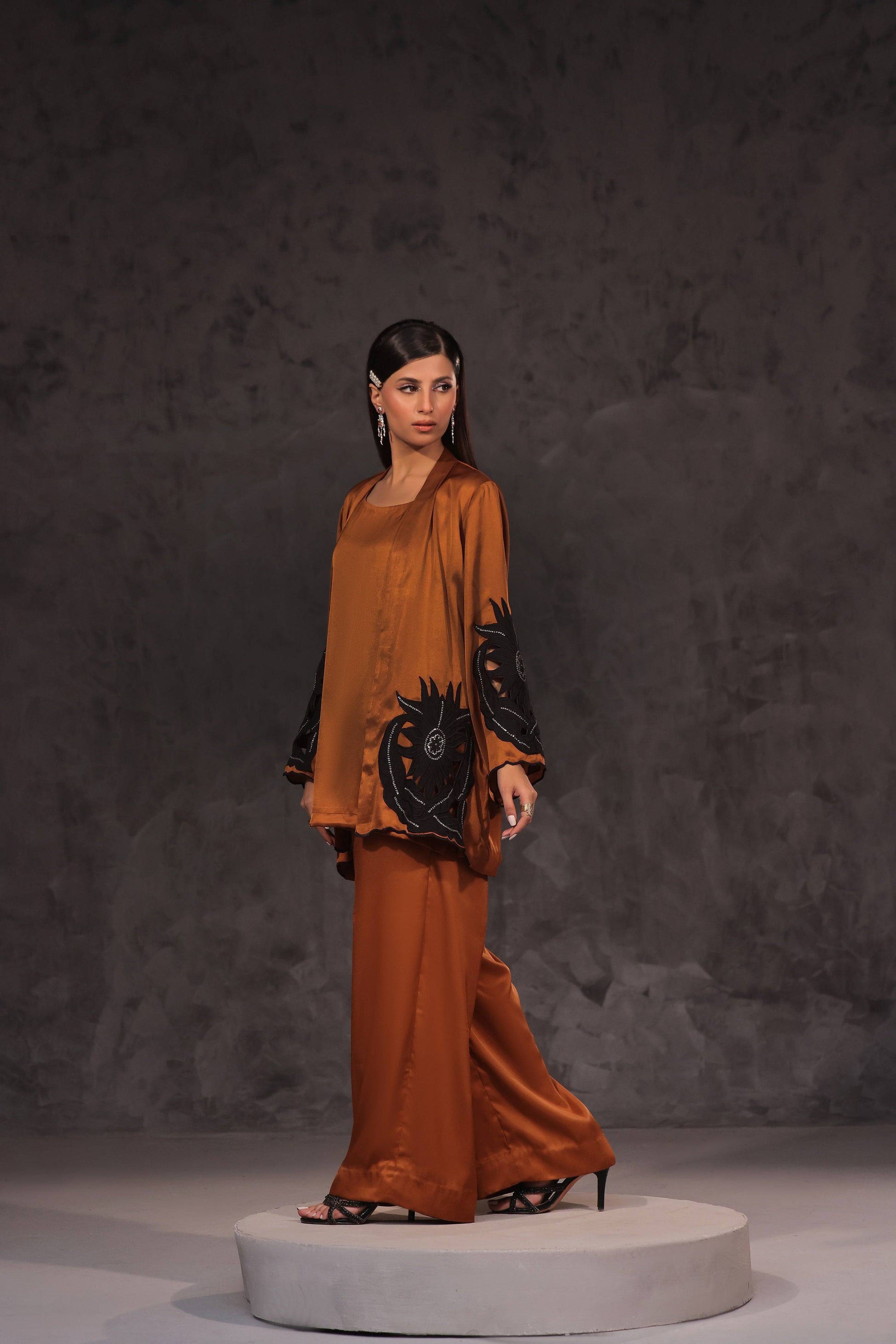 Mona Imran | Ezel Eid 25 | Meena - Pakistani Designer Dress - by Mona Imran | Type: Ladies Clothes - 100% Original at Saira Sultan