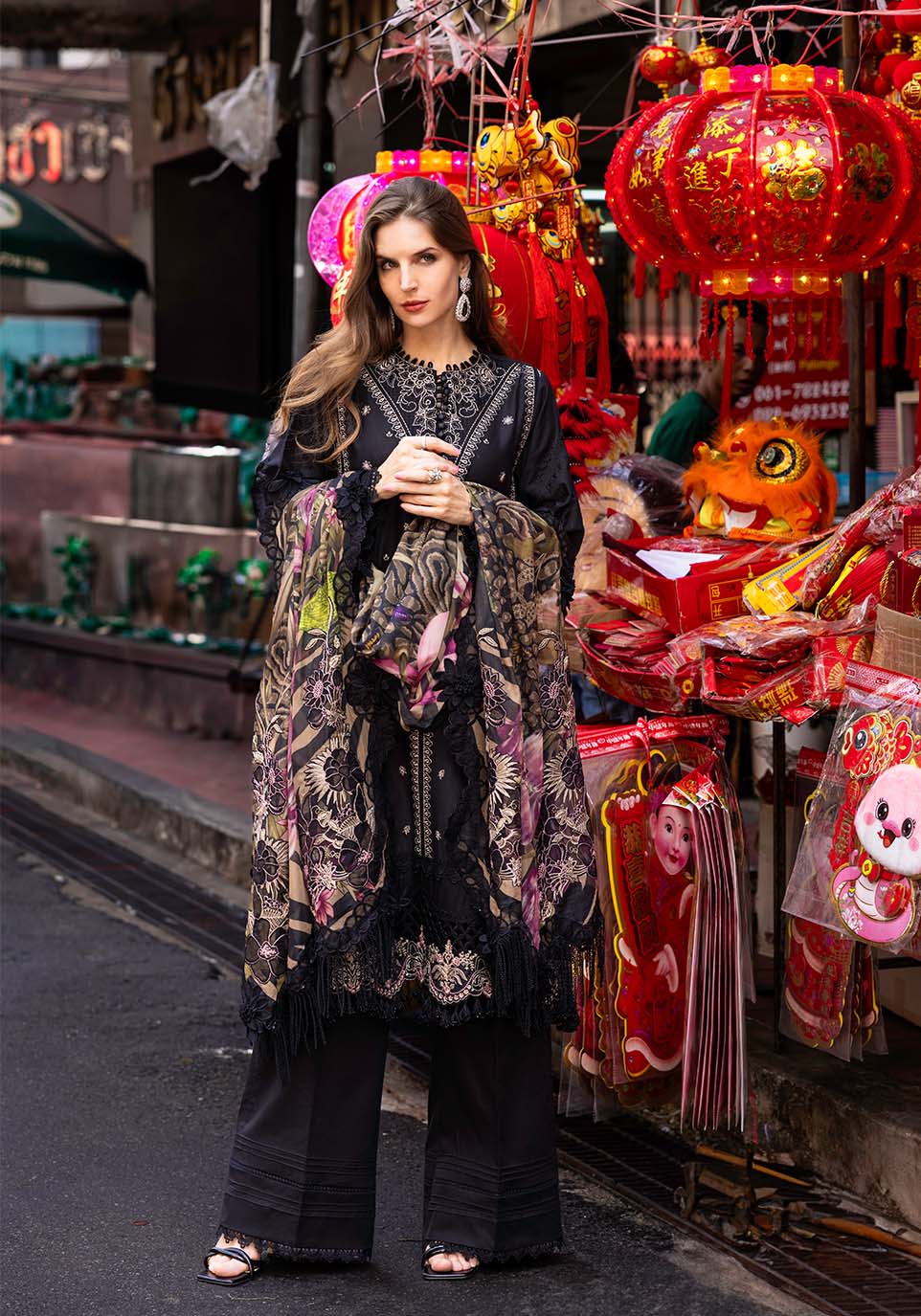 Zarqash | Luxury Lawn 25 | ZQLU 001 Eliana XS Black Lawn