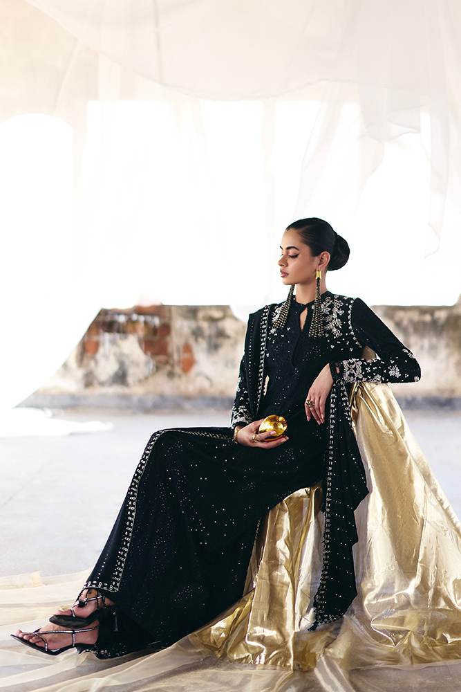 Suffuse | Silk Pret Summer 25 | VIVORA XL Black Silk