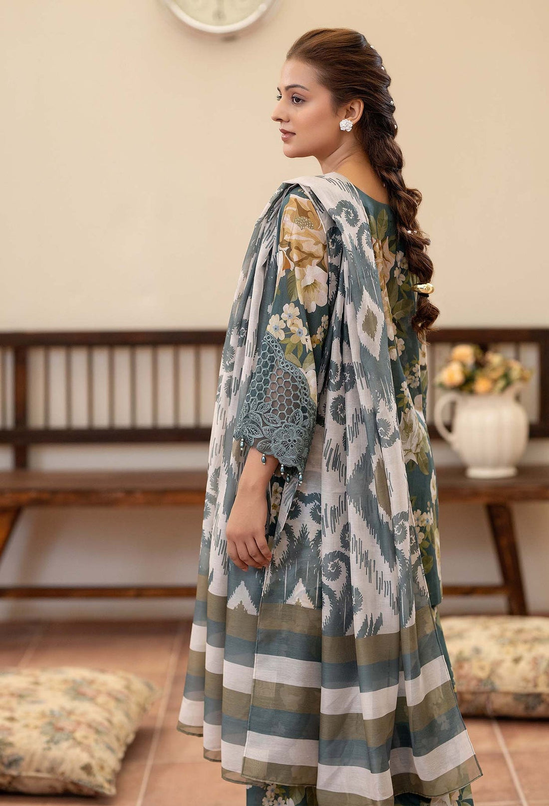 Adans Libas | Prints Eid Edit | 26672 XS Gray Lawn