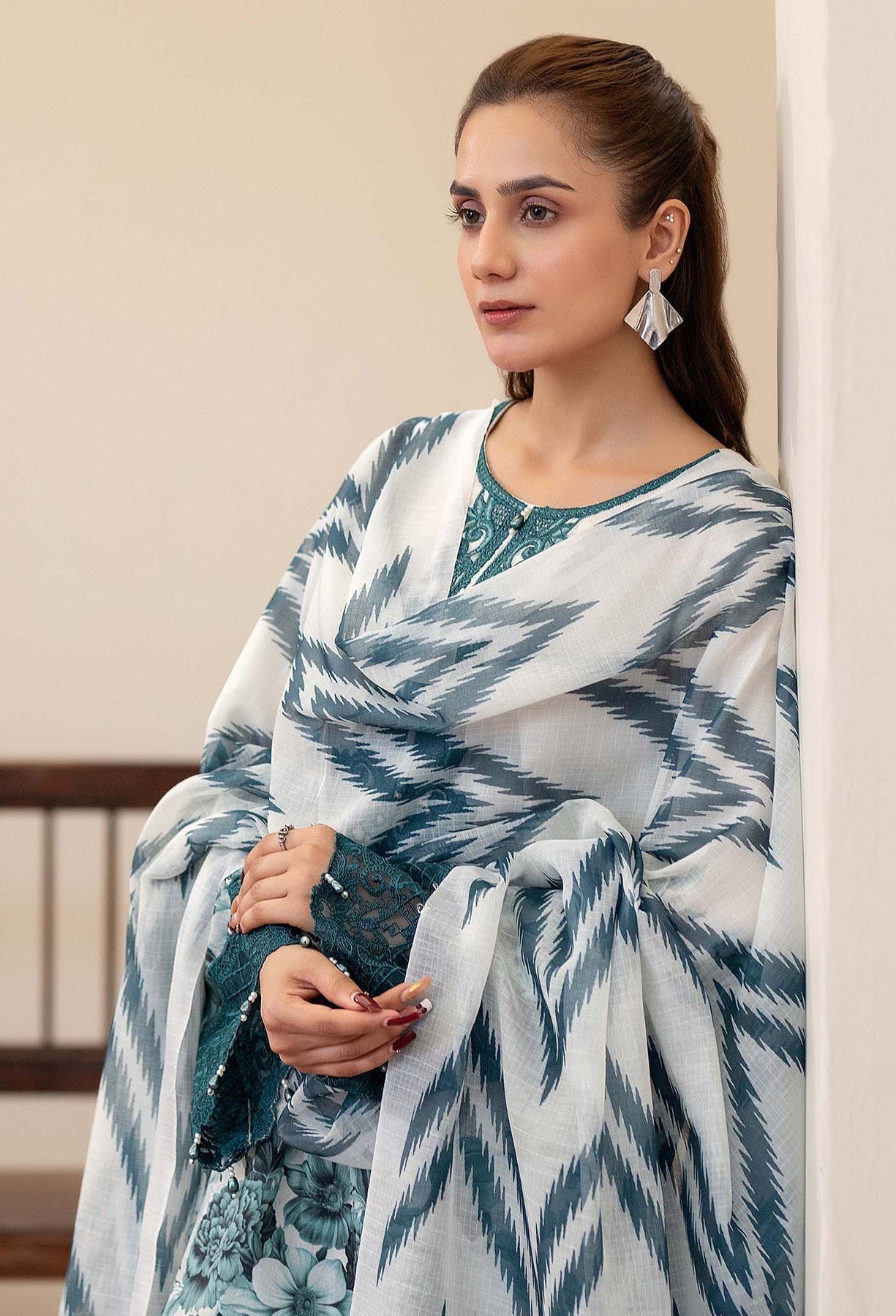Adans Libas | Prints Eid Edit | 26678 L White Lawn