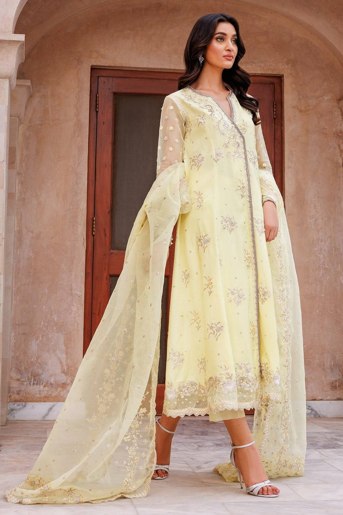 Mina Kashif | Shahbano Luxury Pret 24 | Abira - Pakistani Designer Dress - by Mina Kashif | Type: Luxury - 100% Original at Saira Sultan