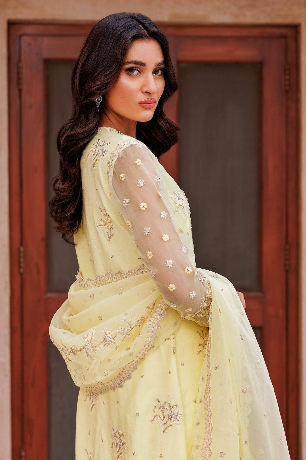 Mina Kashif | Shahbano Luxury Pret 24 | Abira - Pakistani Designer Dress - by Mina Kashif | Type: Luxury - 100% Original at Saira Sultan