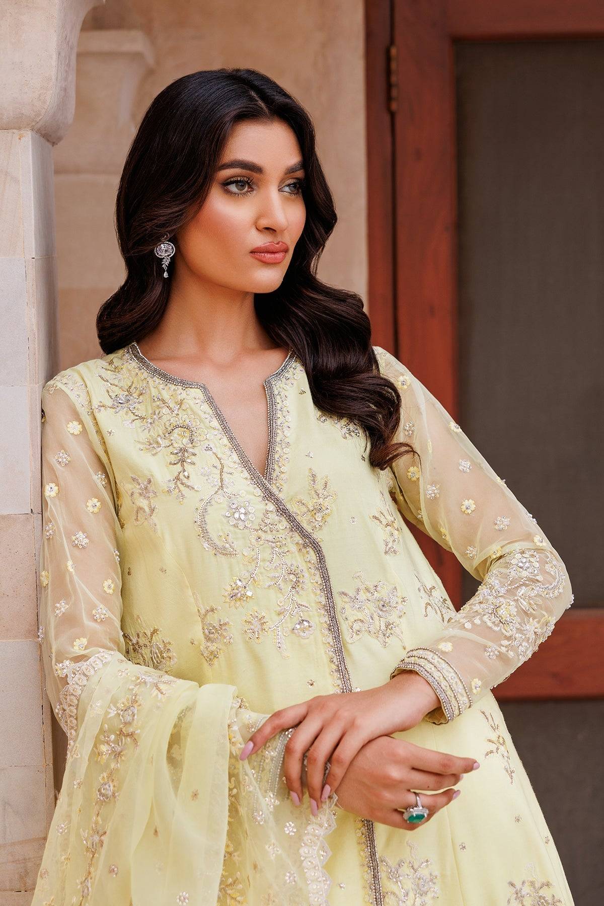 Mina Kashif | Shahbano Luxury Pret 24 | Abira - Pakistani Designer Dress - by Mina Kashif | Type: Luxury - 100% Original at Saira Sultan