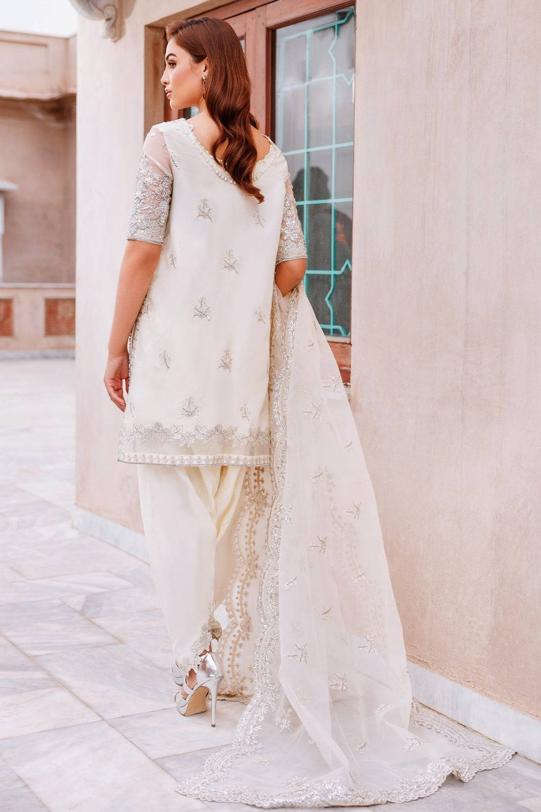 Mina Kashif | Shahbano Luxury Pret 24 | Izea - Pakistani Designer Dress - by Mina Kashif | Type: Luxury - 100% Original at Saira Sultan