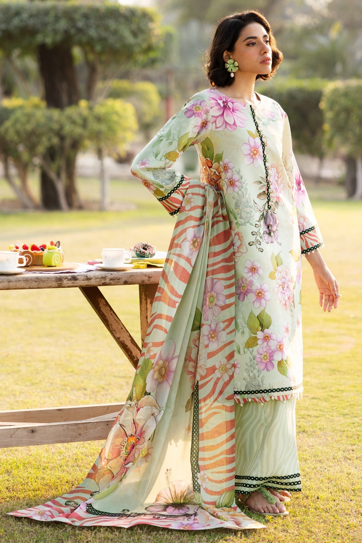 Alizeh | Sheen Lawn Prints 25 | AF-PL-6034-Cleo XL Mint Green Lawn
