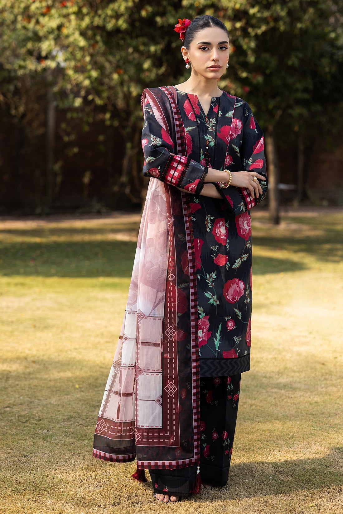 Alizeh | Sheen Lawn Prints 25 | AF-PL-6032-Somber XS Black Lawn