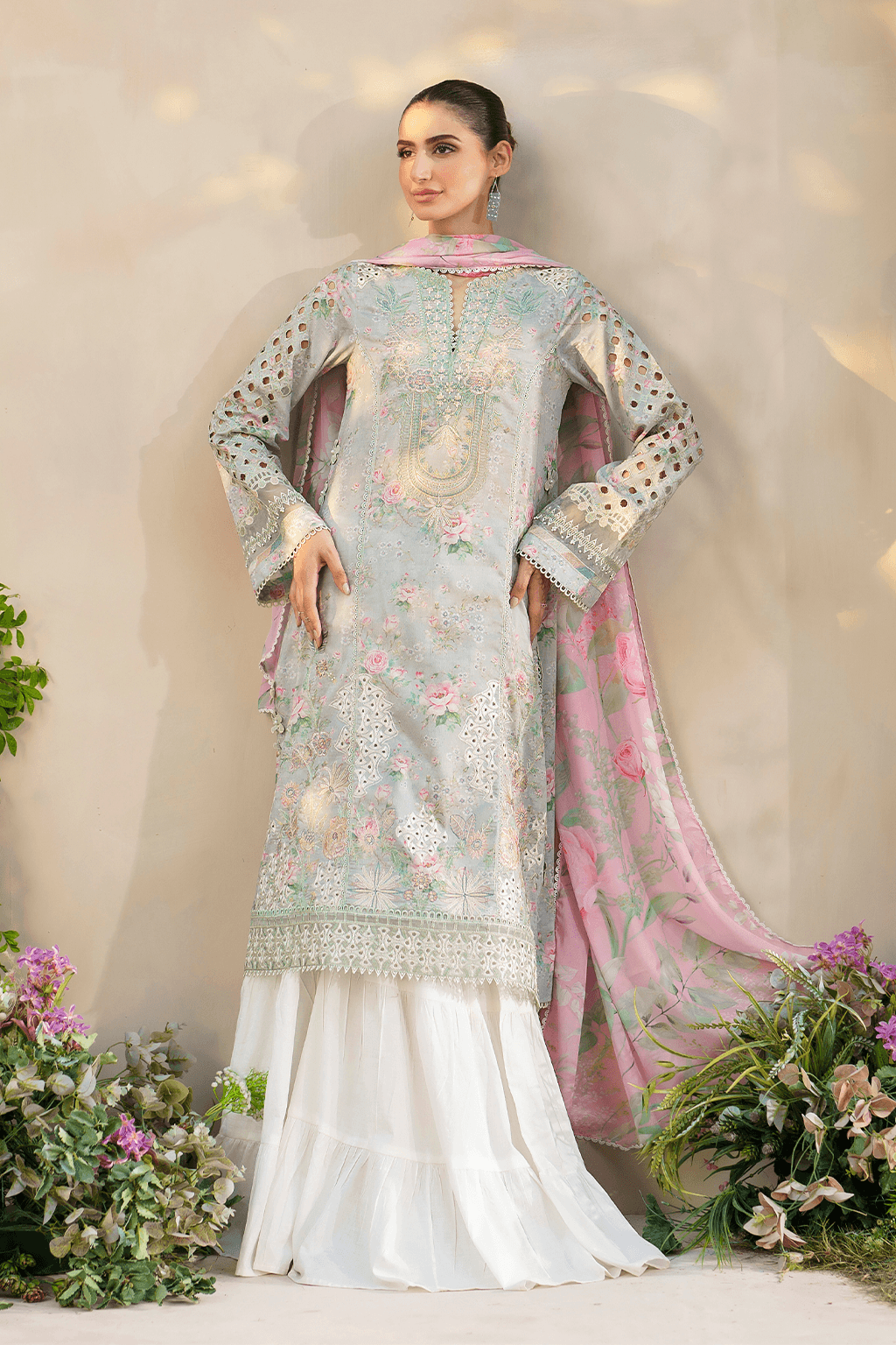 Iznik | Festive lawn 24 | SFL-07 - Pakistani Designer Dress - by Iznik | Type: Luxury - 100% Original at Saira Sultan