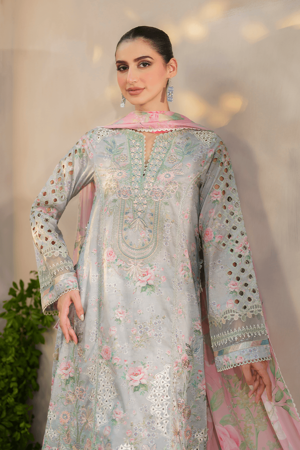 Iznik | Festive lawn 24 | SFL-07 - Pakistani Designer Dress - by Iznik | Type: Luxury - 100% Original at Saira Sultan