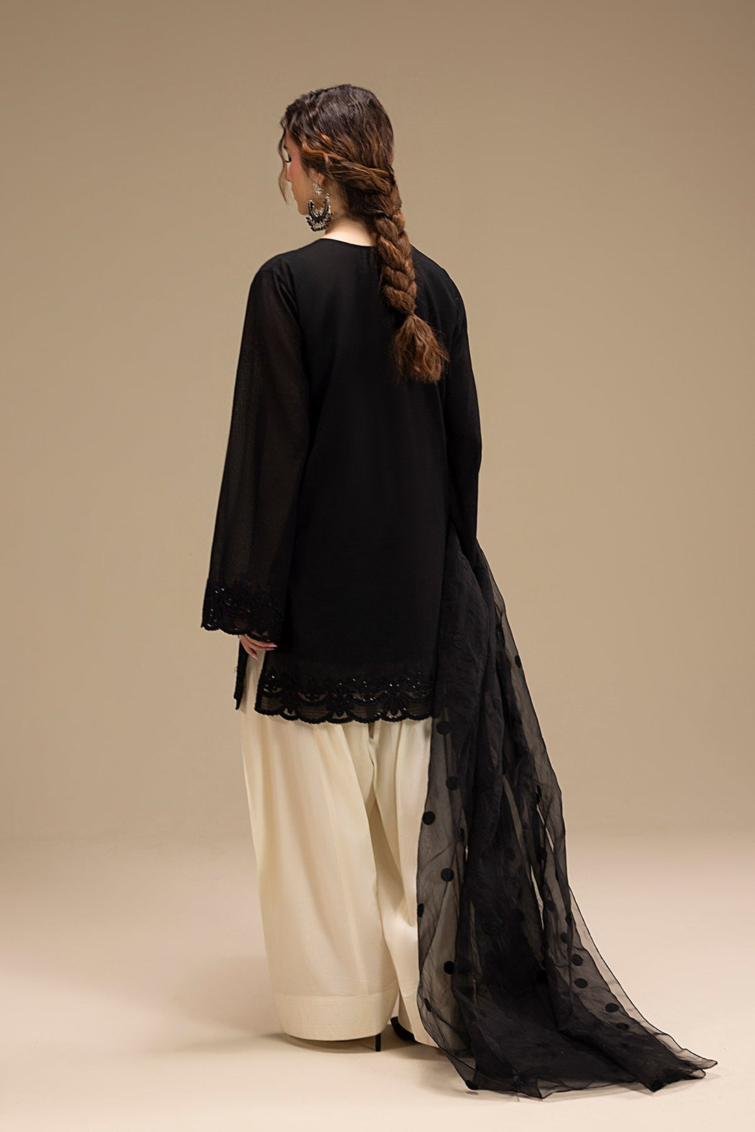 Erum Khan | Lillia Summer Edit | Night Petal XS Black Karandi