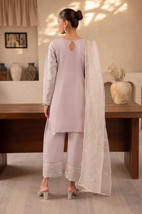 Emaan Adeel | Noore Festive Formals | YALINA XS Off White Raw Silk