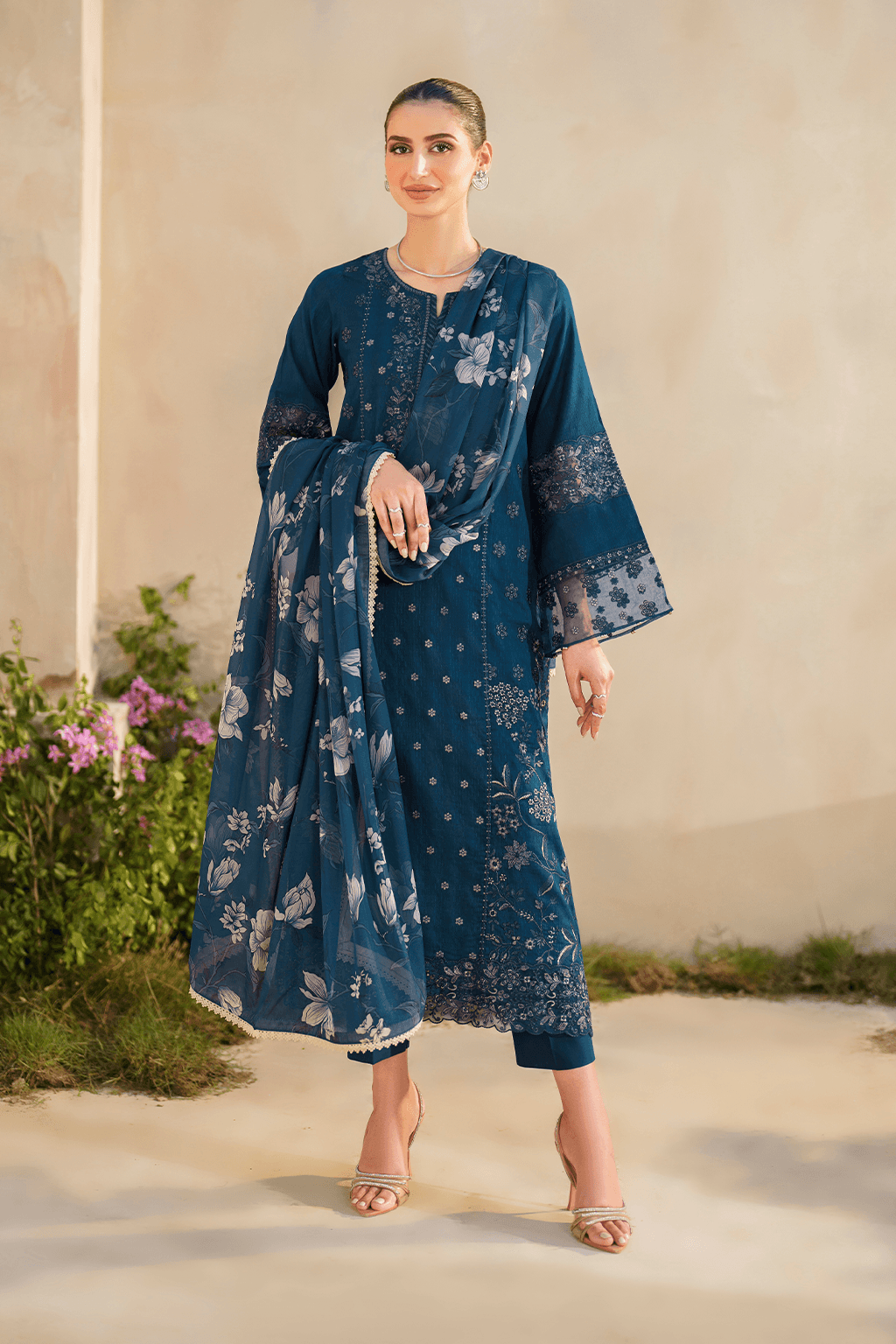 Iznik | Festive lawn 24 | SFL-01 - Pakistani Designer Dress - by Iznik | Type: Luxury - 100% Original at Saira Sultan