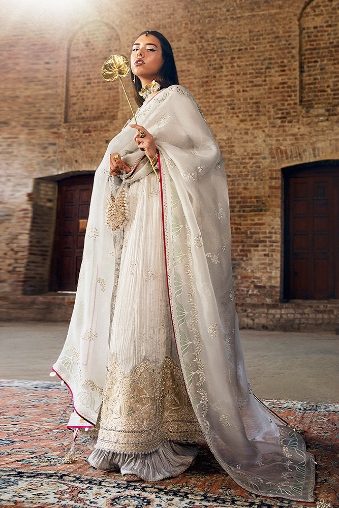 Suffuse | Silk Pret Summer 25 | NEVE XS Silver Silk