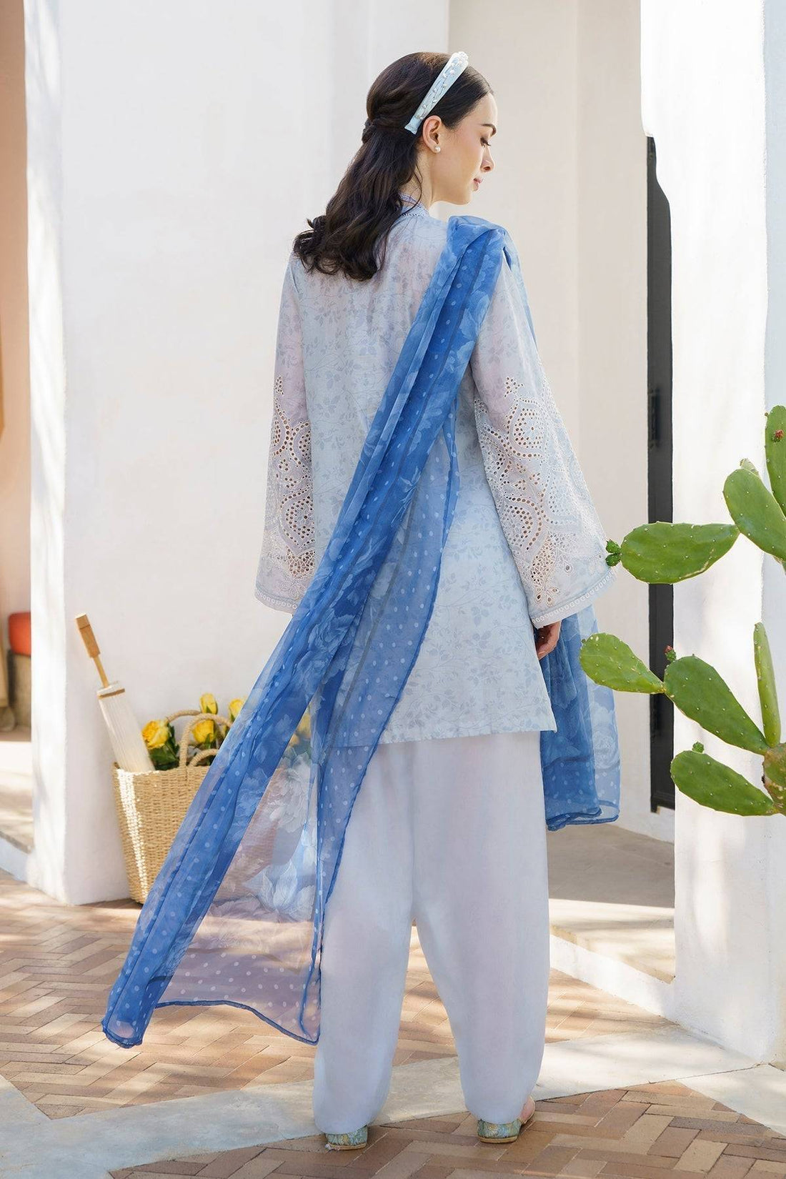 Baroque | Luxury Pret 24 | LAWN UF-582 - Pakistani Designer Dress - by Baroque | Type: Luxury - 100% Original at Saira Sultan