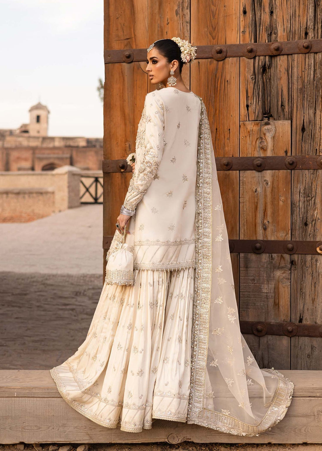 Akbar Aslam | Dastaan Luxury Formals | Roshaneh XS Off White Silk