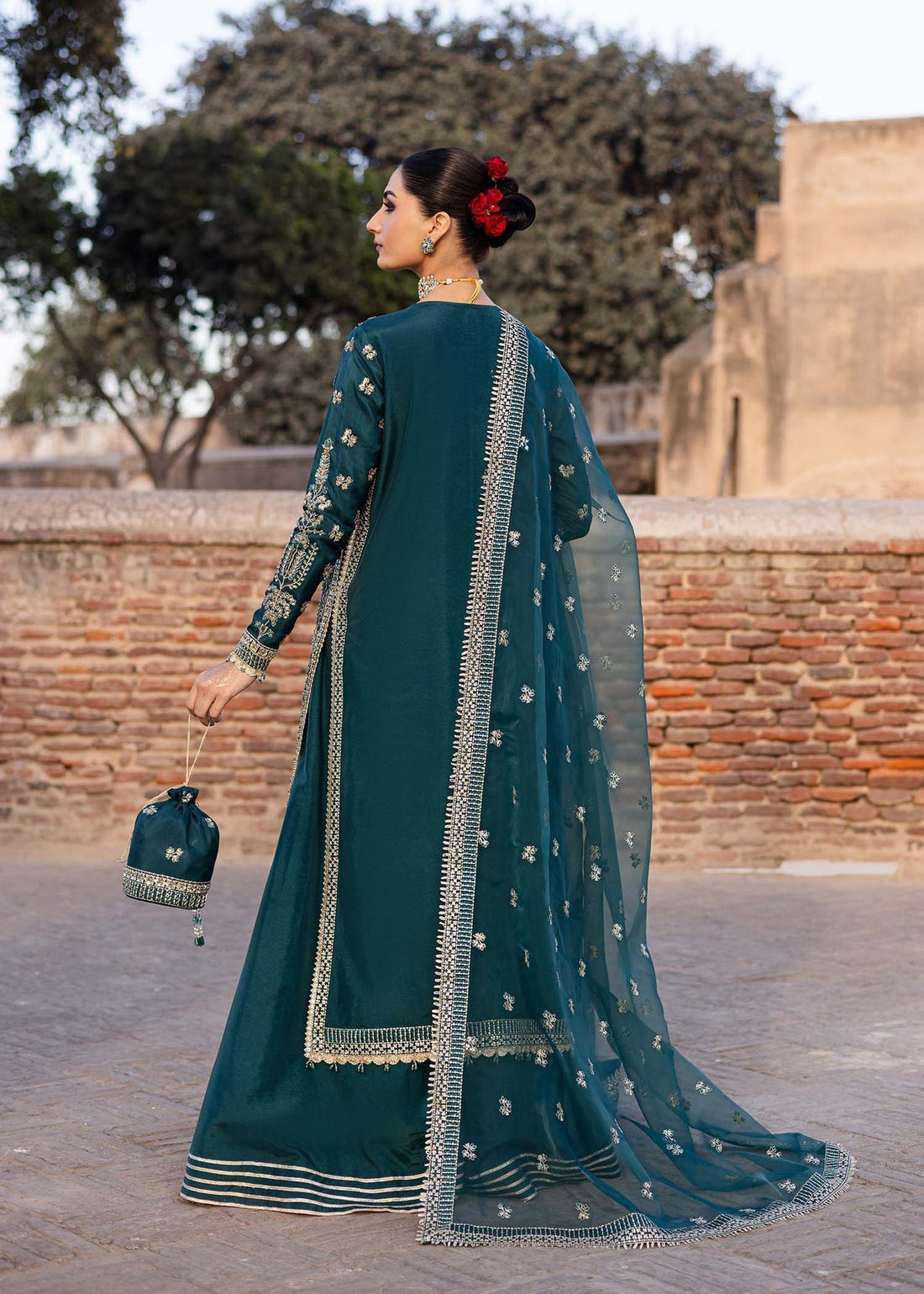 Akbar Aslam | Dastaan Luxury Formals | Nazgul XS Sea Green Silk