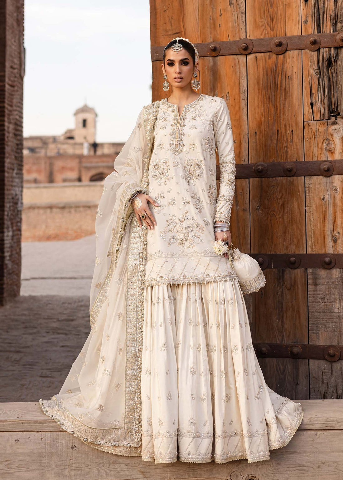 Akbar Aslam | Dastaan Luxury Formals | Roshaneh XS Off White Silk