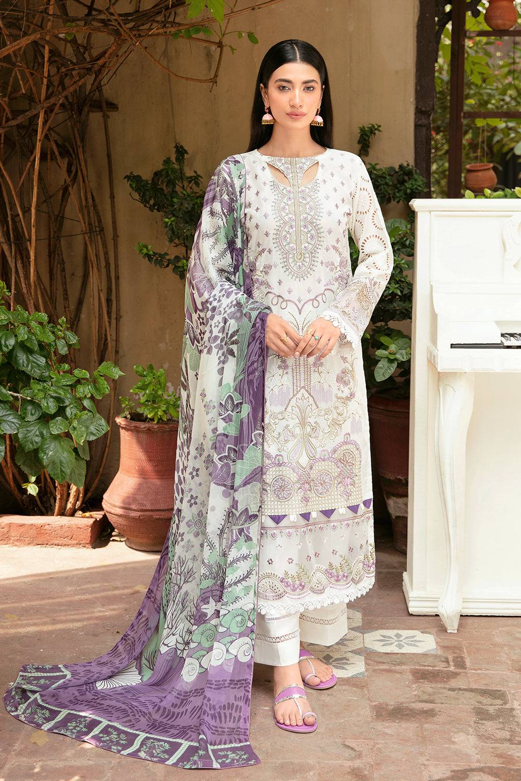 Ramsha | Mashaal Luxury Lawn | L-809 - Pakistani Designer Dress - by Ramsha | Type: Luxury - 100% Original at Saira Sultan