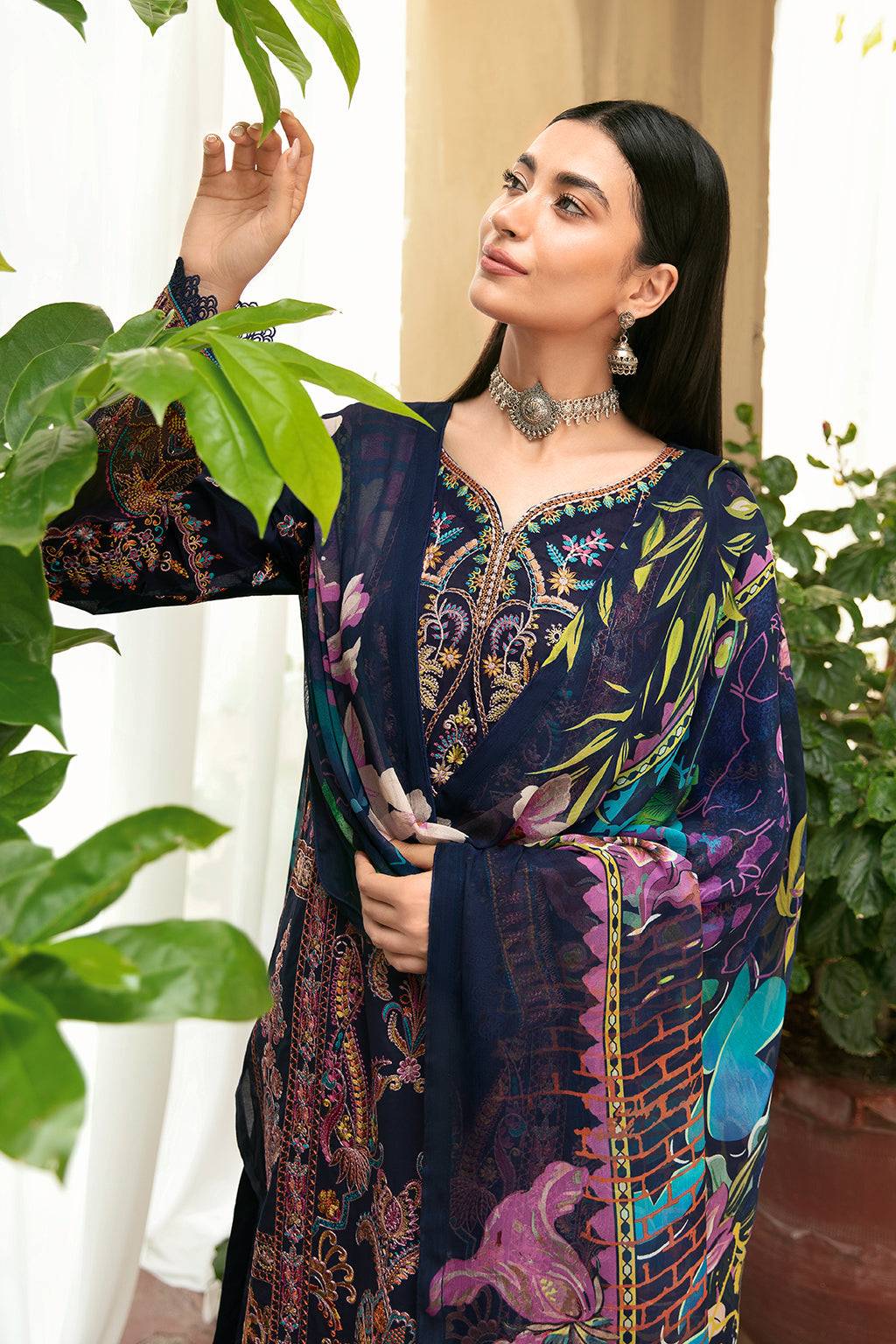 Ramsha | Mashaal Luxury Lawn | L-802 - Pakistani Designer Dress - by Ramsha | Type: Luxury - 100% Original at Saira Sultan