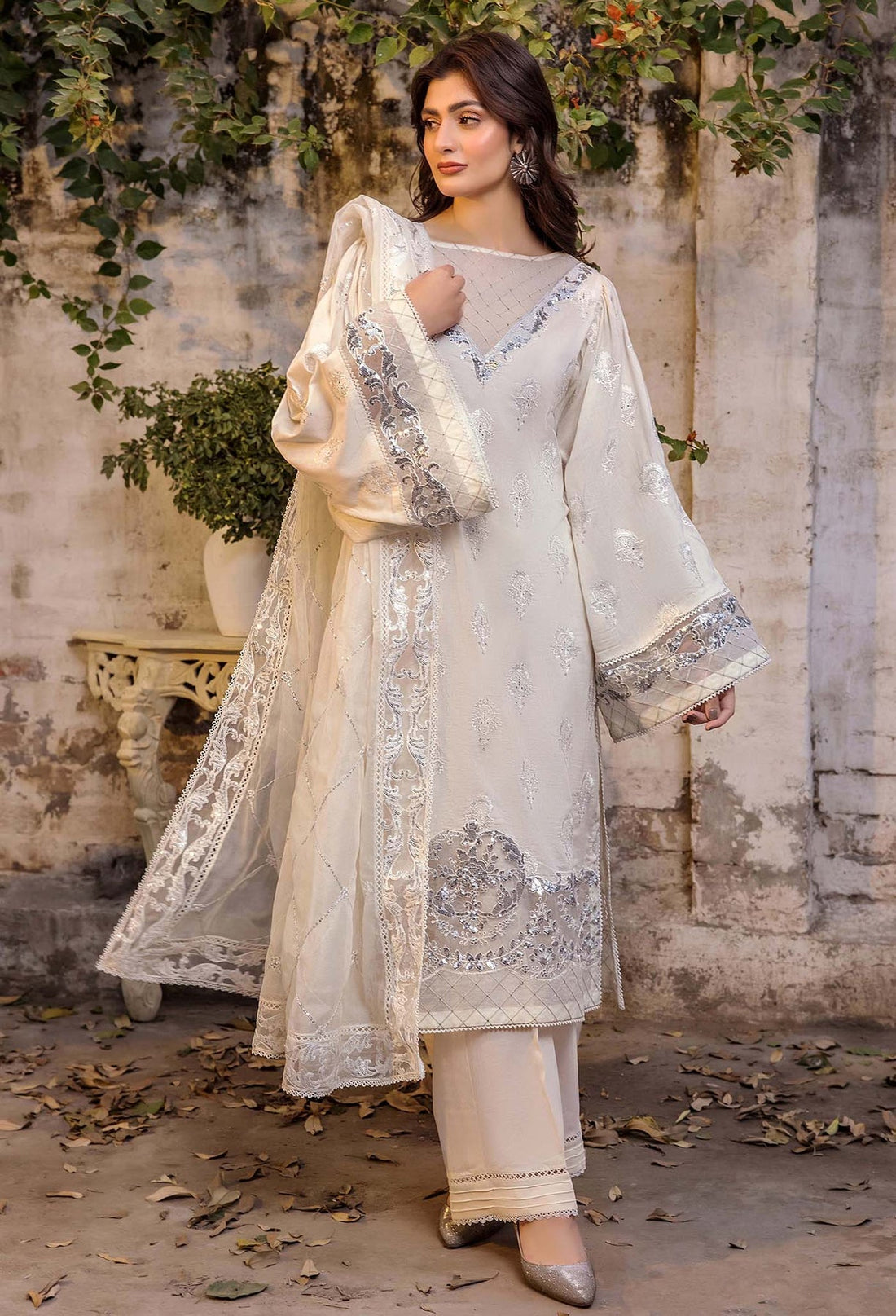 Adans Libas | Chikankari 25 | 4771 XS Off White Lawn