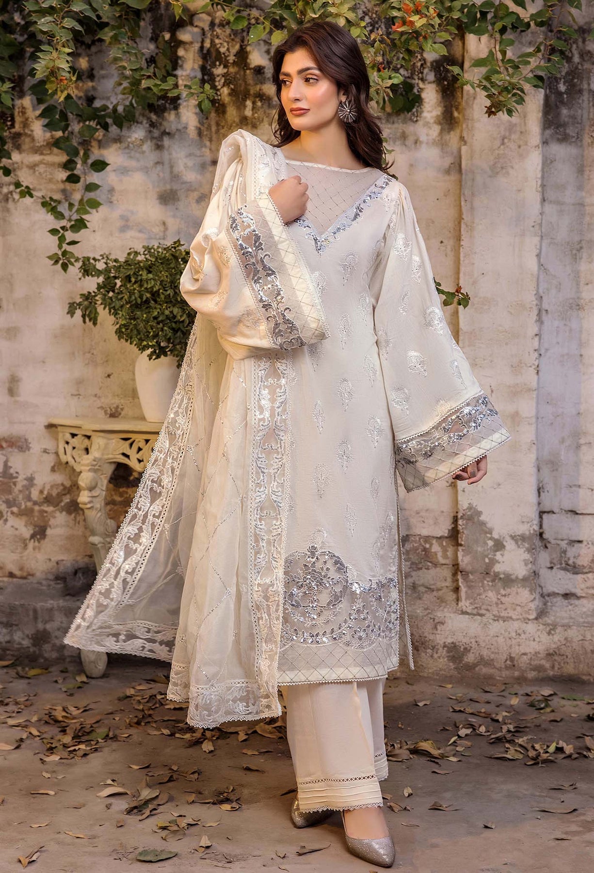 Adans Libas | Chikankari 25 | 4771 XS Off White Lawn