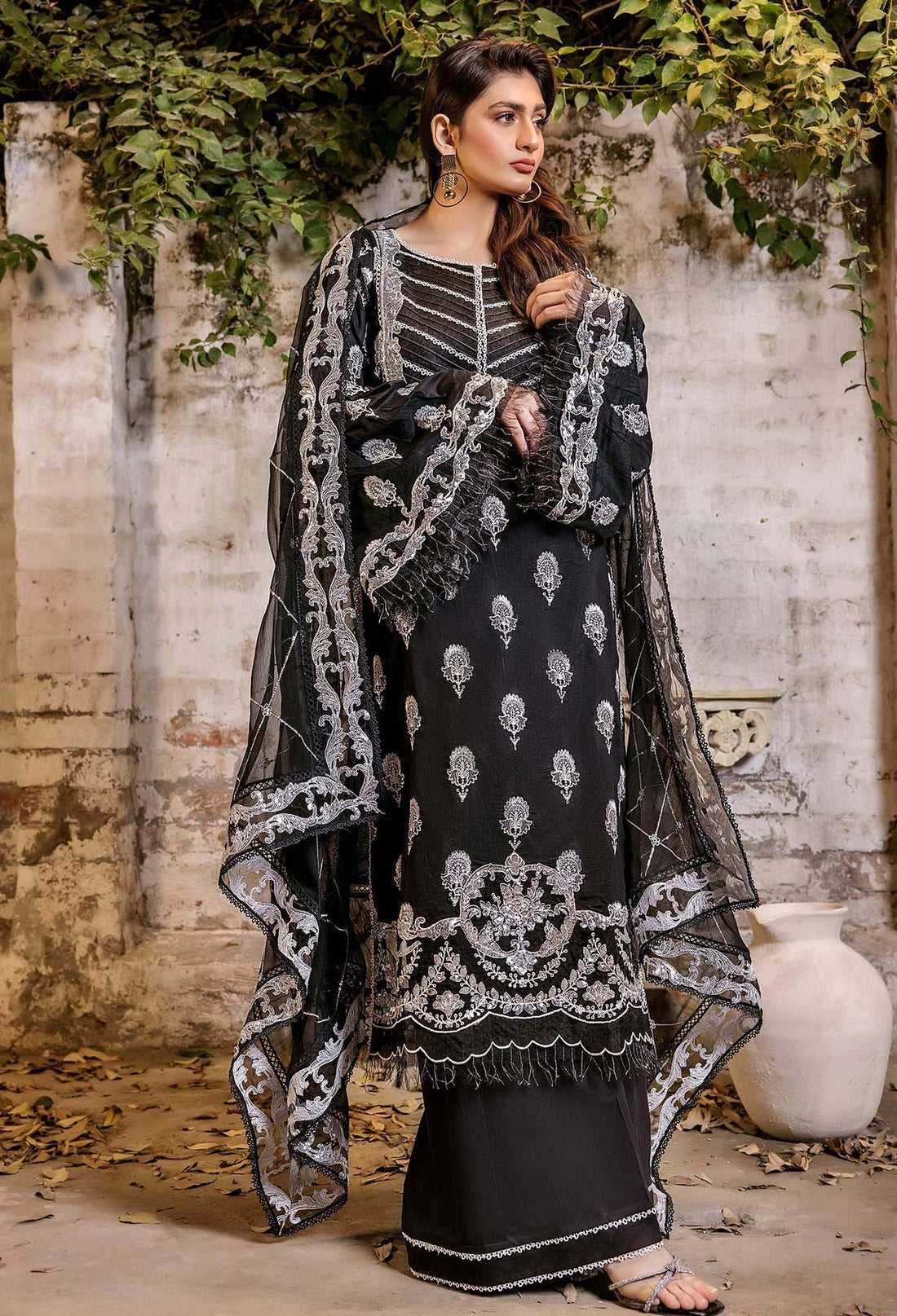 Adans Libas | Chikankari 25 | 4774 XS Black Lawn